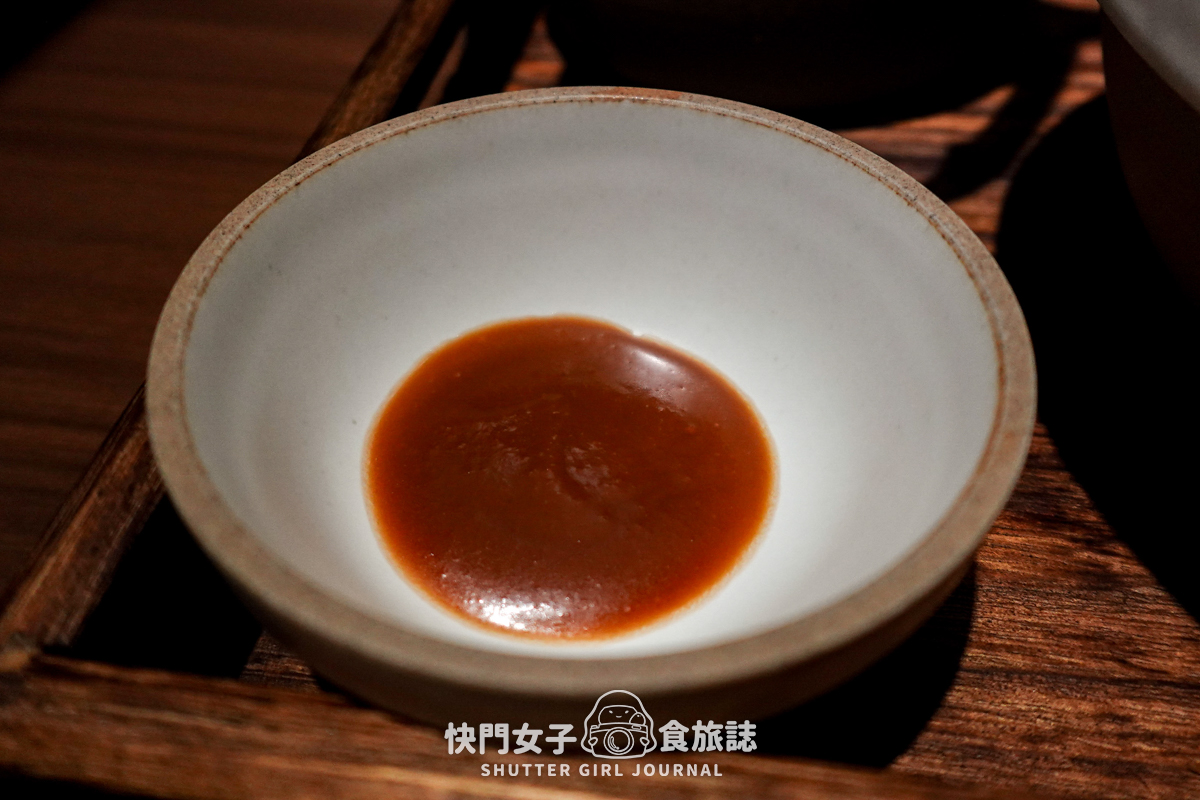 【台北 內湖區】百味麵坊 頂級牛肉麵 x 一麵兩吃 x 清燉牛三寶麵