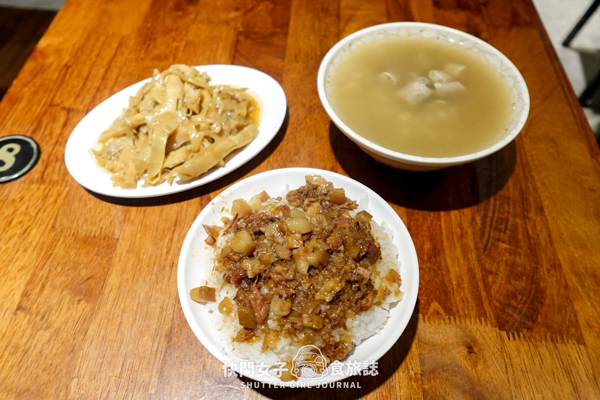 【台北 松山區】老翁家四神湯 x 知名排隊刈包店豬腳飯 x Q彈豬肚湯