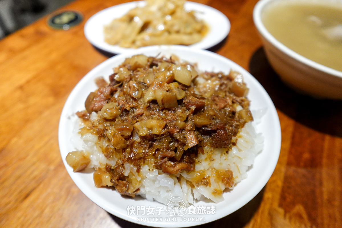 【台北 松山區】老翁家四神湯 x 知名排隊刈包店豬腳飯 x Q彈豬肚湯