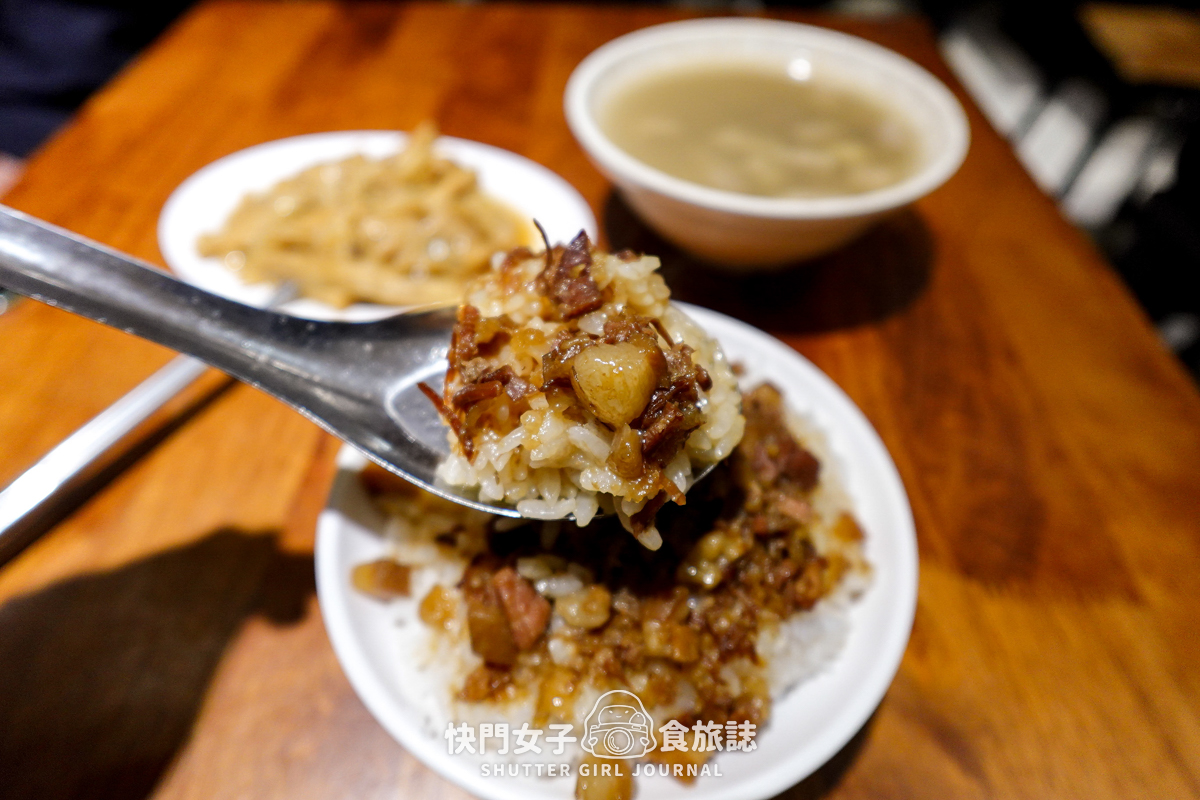 【台北 松山區】老翁家四神湯 x 知名排隊刈包店豬腳飯 x Q彈豬肚湯