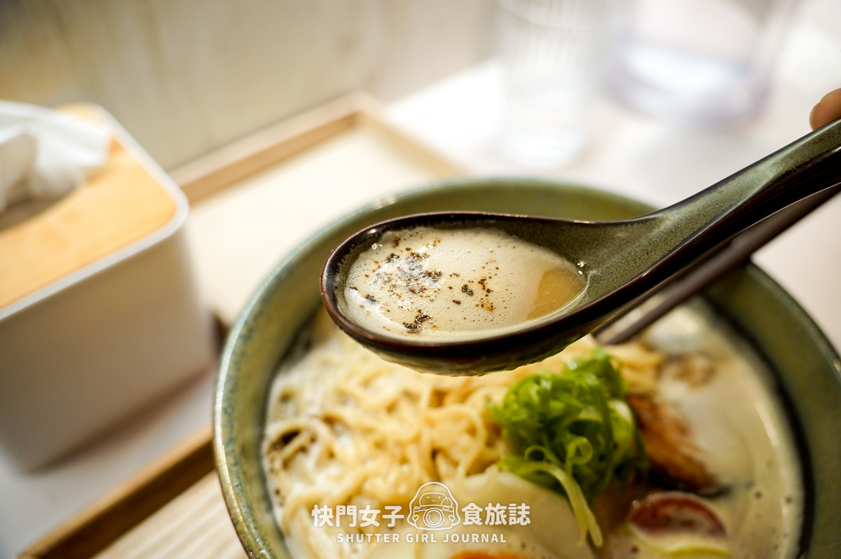 【台北 中山區】茶悟拉麵 x 以茶入湯特色拉麵 x 春雪伯爵泡系雞白湯 x 燻岩焙茶雞白湯 - 第20張圖 【台北 中山區】茶悟拉麵 x 以茶入湯特色拉麵 x 春雪伯爵泡系雞白湯 x 燻岩焙茶雞白湯