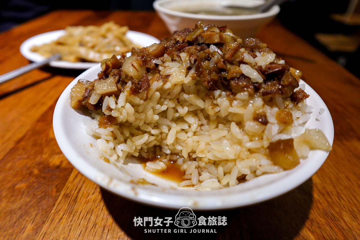 【台北 松山區】老翁家四神湯 x 知名排隊刈包店豬腳飯 x Q彈豬肚湯