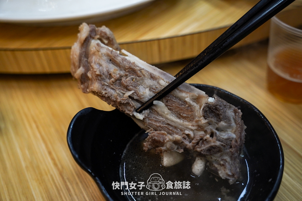 【彰化 溪湖鎮】阿秀羊肉爐 x 中藥羊肉湯頭 x 軟嫩羊三層肉 x 巨大羊龍骨 - 第22張圖 【彰化 溪湖鎮】阿秀羊肉爐 x 中藥羊肉湯頭 x 軟嫩羊三層肉 x 巨大羊龍骨