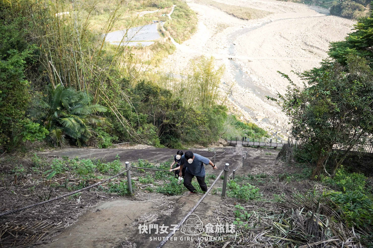 【雲林 古坑鄉】峭壁雄風 x 持明寺旁的迷你攀岩場 x 45度傾斜石壁