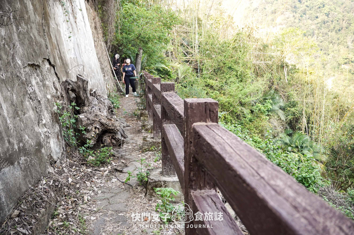 【雲林 古坑鄉】峭壁雄風 x 持明寺旁的迷你攀岩場 x 45度傾斜石壁