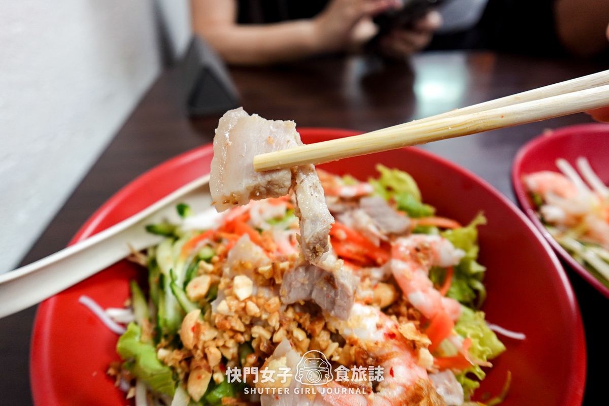 【台北 松山區】鴻圓越式河粉 x 綜合牛肉河粉 x 乾拌蝦仁豬肉米線