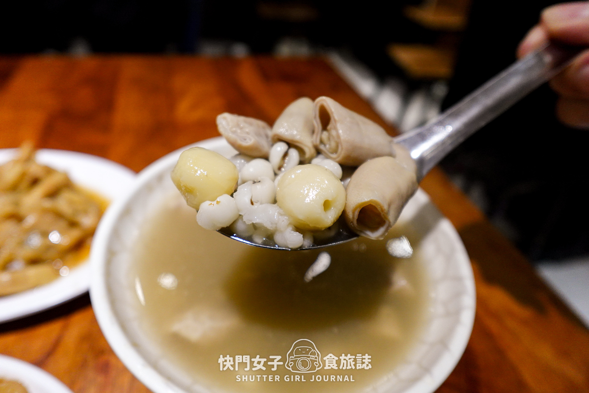 【台北 松山區】老翁家四神湯 x 知名排隊刈包店豬腳飯 x Q彈豬肚湯