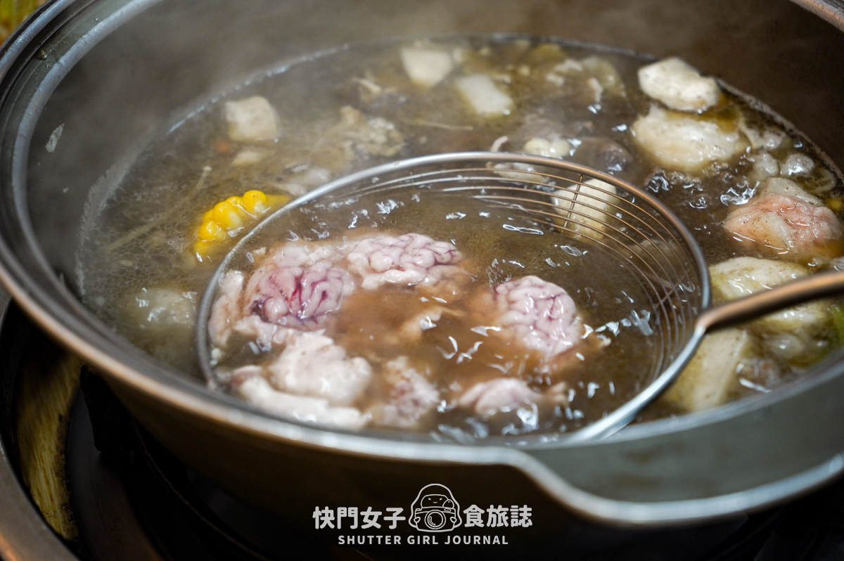 【彰化 溪湖鎮】阿秀羊肉爐 x 中藥羊肉湯頭 x 軟嫩羊三層肉 x 巨大羊龍骨 - 第25張圖 【彰化 溪湖鎮】阿秀羊肉爐 x 中藥羊肉湯頭 x 軟嫩羊三層肉 x 巨大羊龍骨