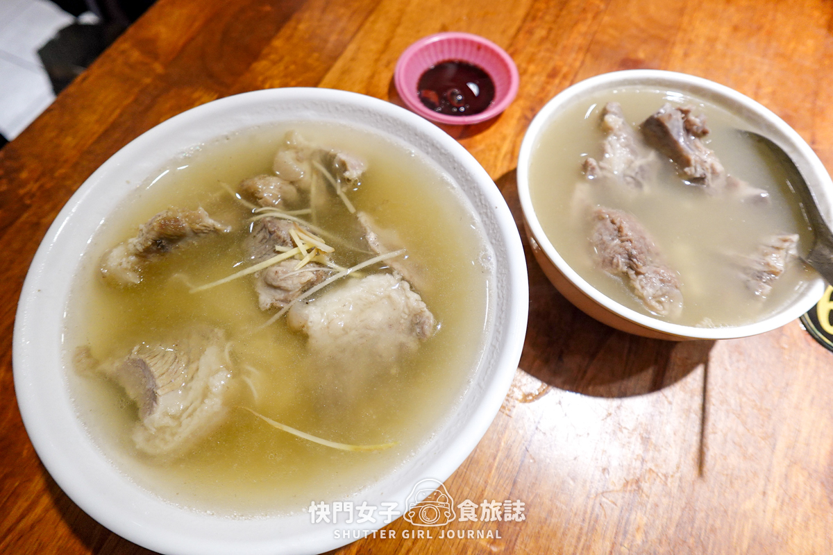 【台北 松山區】老翁家四神湯 x 知名排隊刈包店豬腳飯 x Q彈豬肚湯
