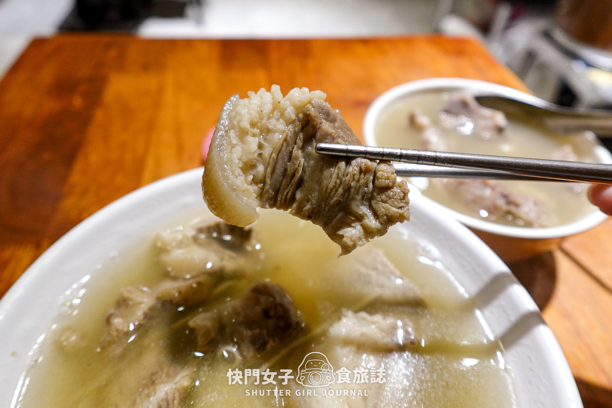 【台北 松山區】老翁家四神湯 x 知名排隊刈包店豬腳飯 x Q彈豬肚湯