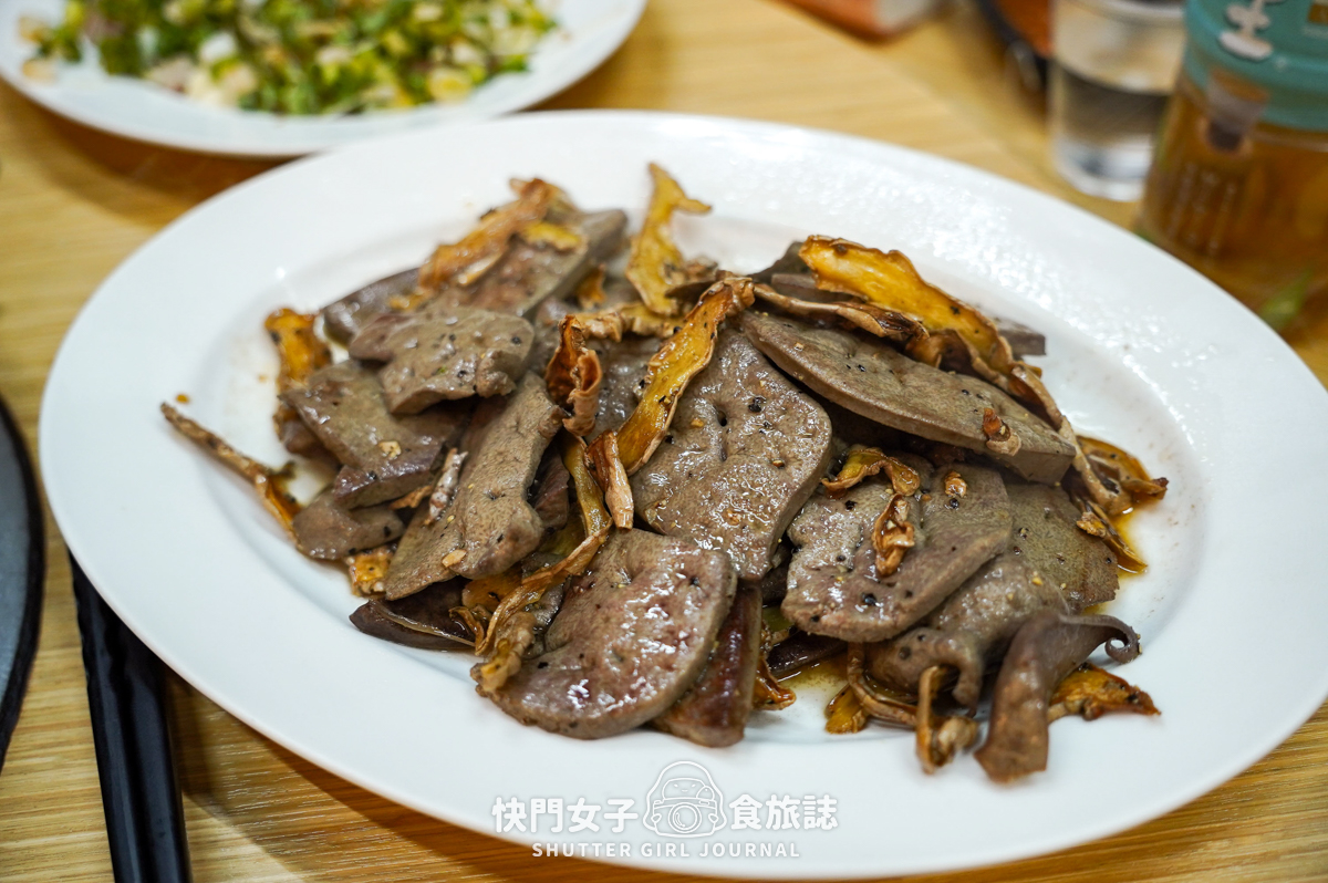 【彰化 溪湖鎮】阿秀羊肉爐 x 中藥羊肉湯頭 x 軟嫩羊三層肉 x 巨大羊龍骨 - 第29張圖 【彰化 溪湖鎮】阿秀羊肉爐 x 中藥羊肉湯頭 x 軟嫩羊三層肉 x 巨大羊龍骨