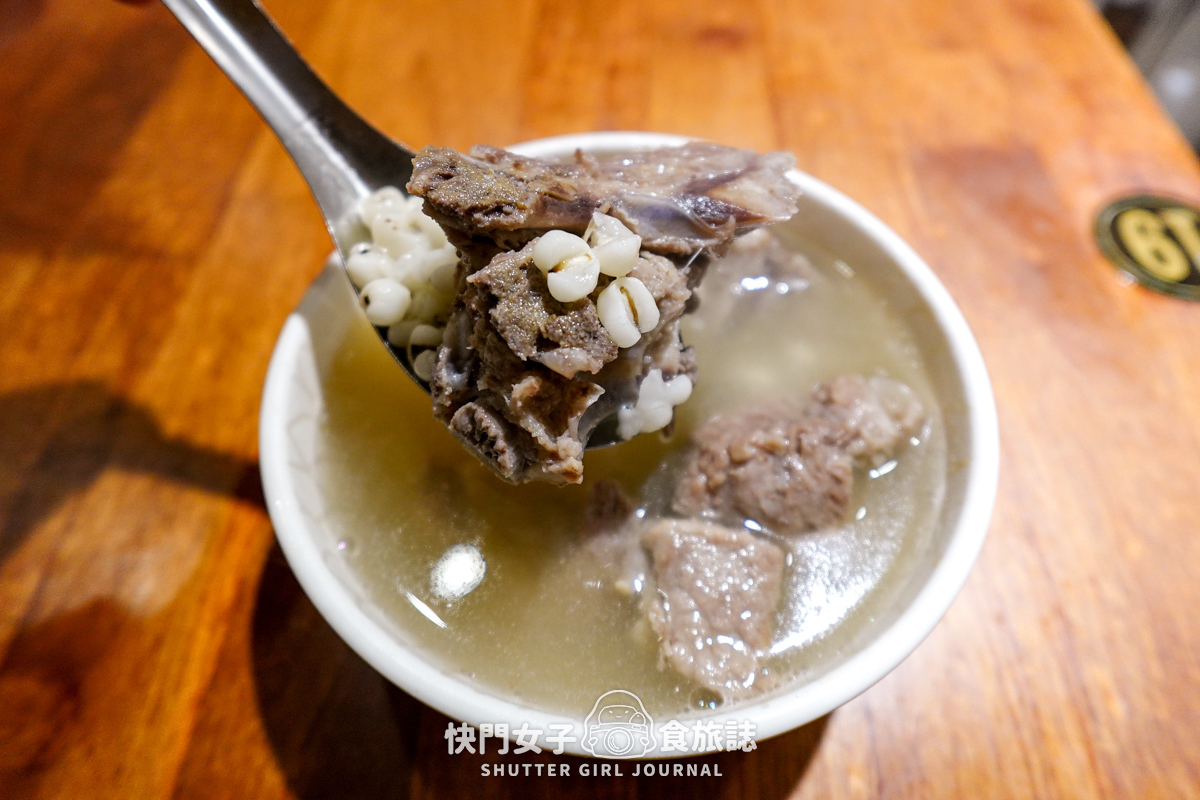 【台北 松山區】老翁家四神湯 x 知名排隊刈包店豬腳飯 x Q彈豬肚湯