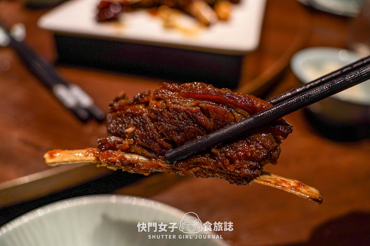 【台北 大安區】叁酒弍沏忠孝寓所 x 麵包裡有隻雞 x 超軟嫩羊腩排 x 米其林入選餐廳