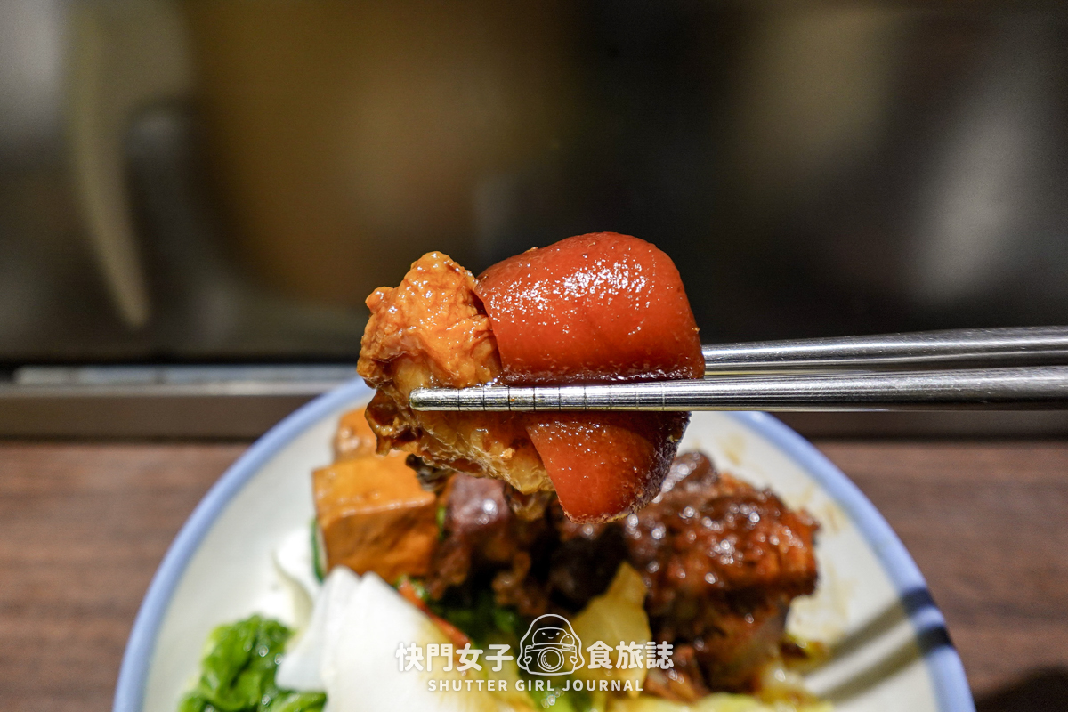 【台北 松山區】老翁家四神湯 x 知名排隊刈包店豬腳飯 x Q彈豬肚湯