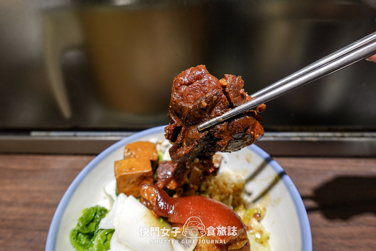 【台北 松山區】老翁家四神湯 x 知名排隊刈包店豬腳飯 x Q彈豬肚湯