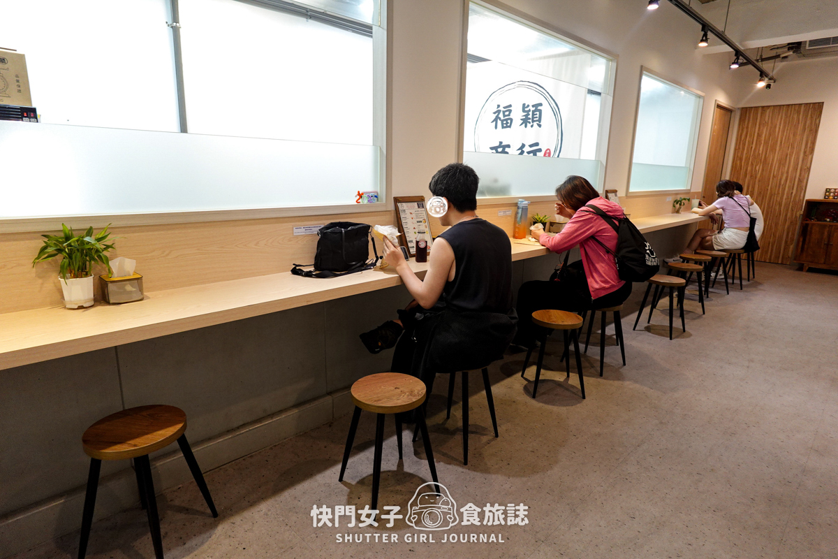 【台北 大同區】寧夏夜市 x 福穎商行潤餅製造所 x 高單價濕軟潤餅 - 第4張圖 【台北 大同區】寧夏夜市 x 福穎商行潤餅製造所 x 高單價濕軟潤餅