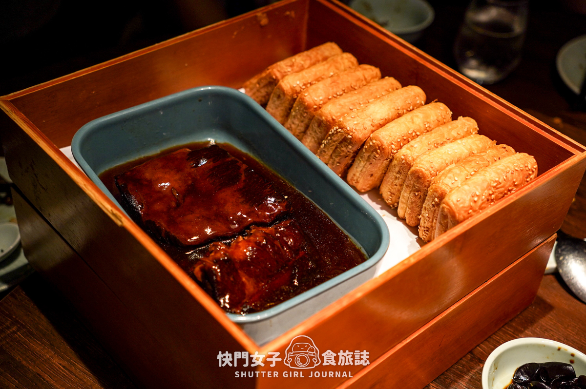 【台北 大安區】叁酒弍沏忠孝寓所 x 麵包裡有隻雞 x 超軟嫩羊腩排 x 米其林入選餐廳