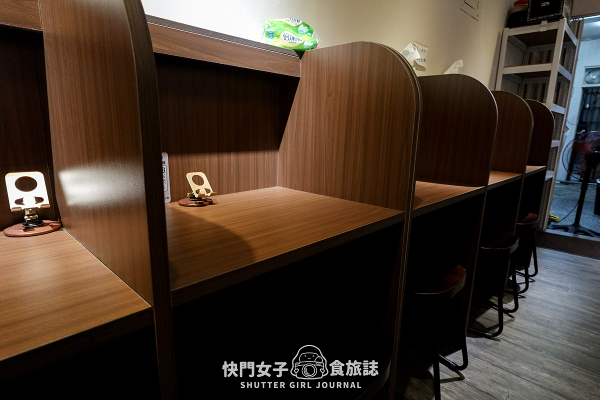 【台北 內湖區】百味麵坊 頂級牛肉麵 x 一麵兩吃 x 清燉牛三寶麵