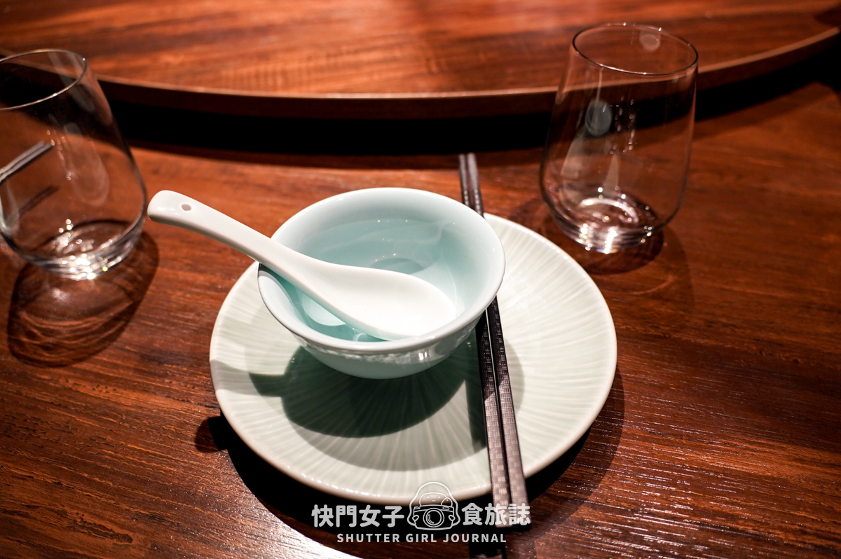 【台北 大安區】叁酒弍沏忠孝寓所 x 麵包裡有隻雞 x 超軟嫩羊腩排 x 米其林入選餐廳