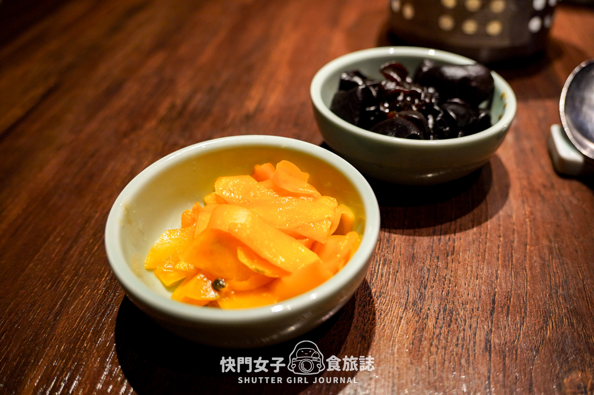 【台北 大安區】叁酒弍沏忠孝寓所 x 麵包裡有隻雞 x 超軟嫩羊腩排 x 米其林入選餐廳