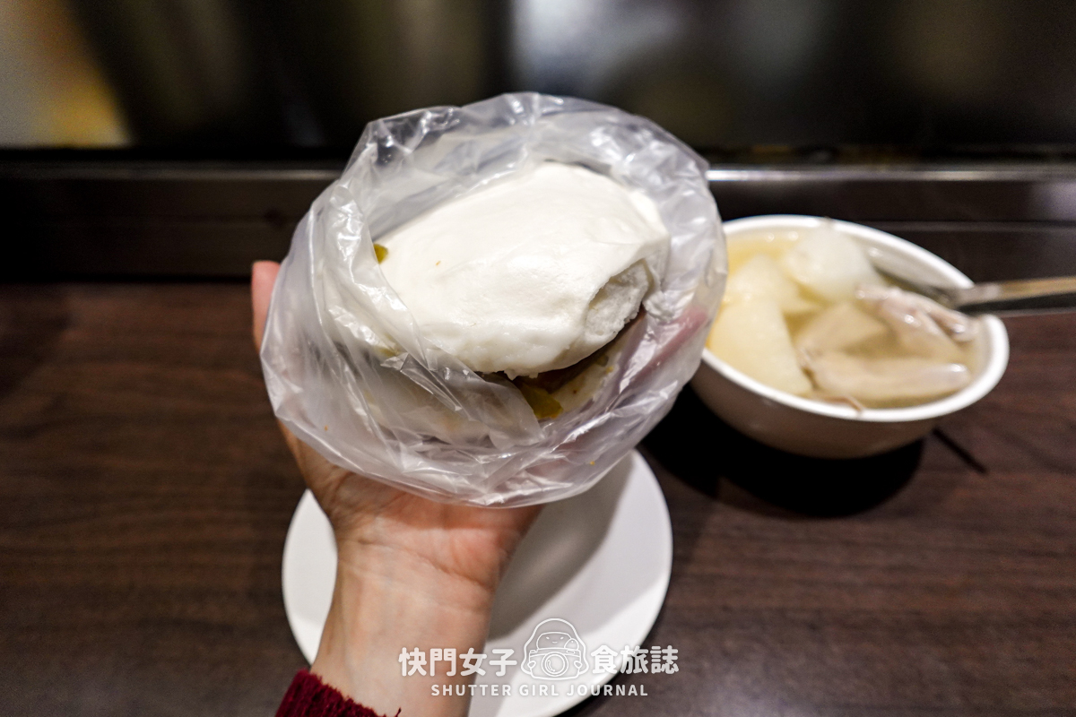 【台北 松山區】老翁家四神湯 x 知名排隊刈包店豬腳飯 x Q彈豬肚湯