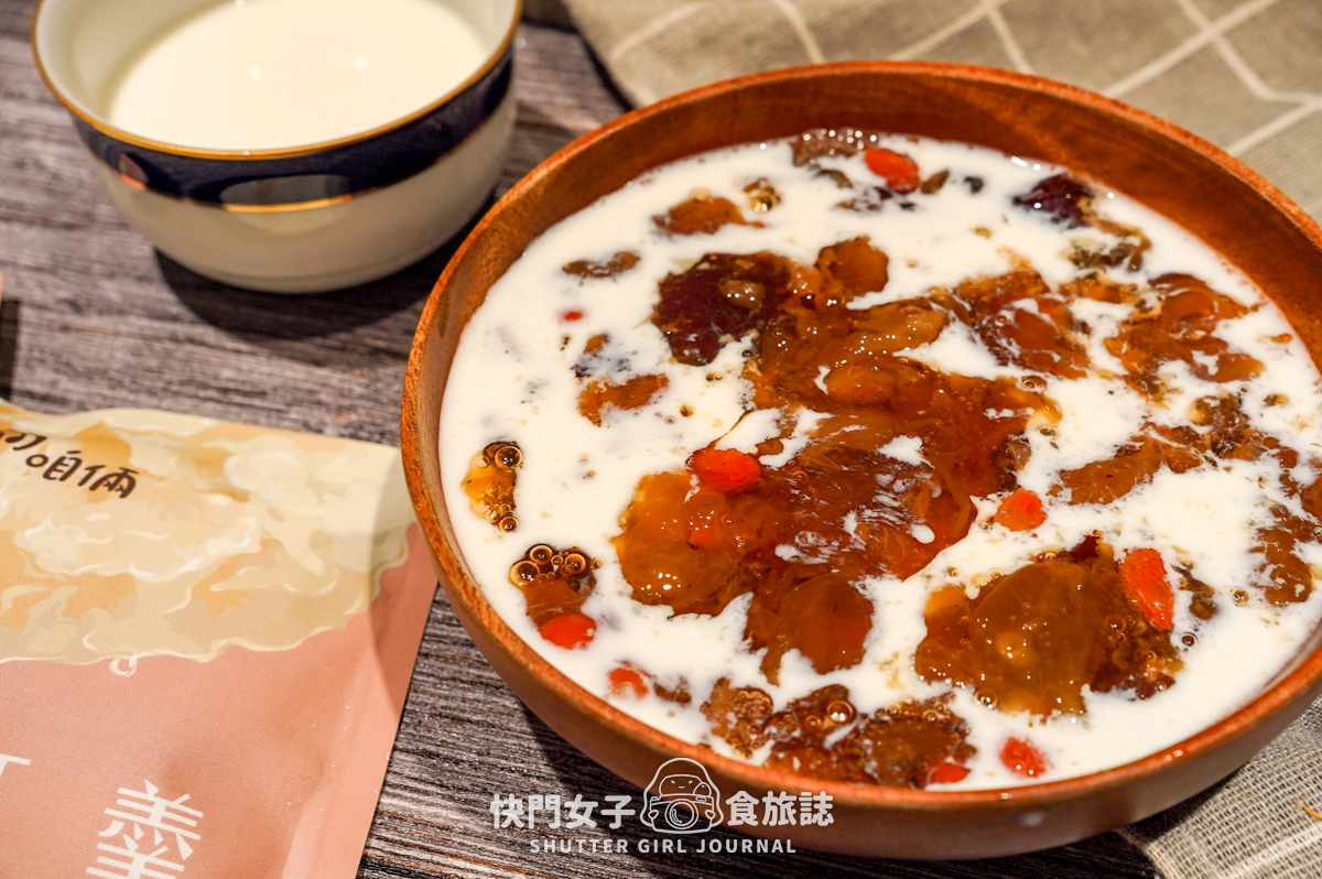 【燉銀耳羹】咱倆 Ourlulu燉銀耳羹開箱 x 低熱量濃郁銀耳 x 退冰即可食用超方便