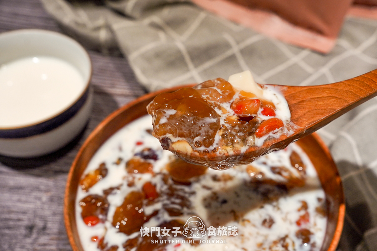 【燉銀耳羹】咱倆 Ourlulu燉銀耳羹開箱 x 低熱量濃郁銀耳 x 退冰即可食用超方便