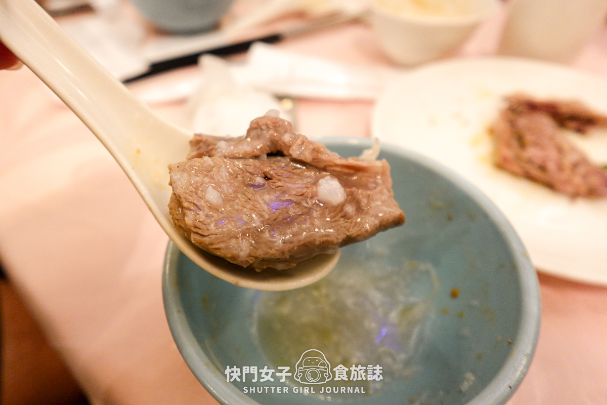 【台北 中正區】大三元酒樓 x 肥香烤鴨二吃 x 油淋脆皮雞 x 米其林一星服務超好