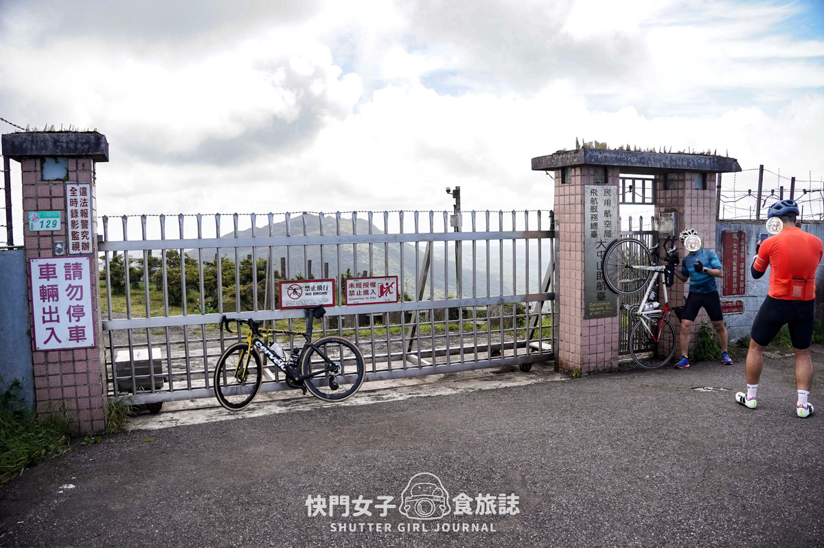 【台北大縱走第二段】挑戰拉繩攀爬大屯山連峰步道 x 欣賞竹子湖繡球花海