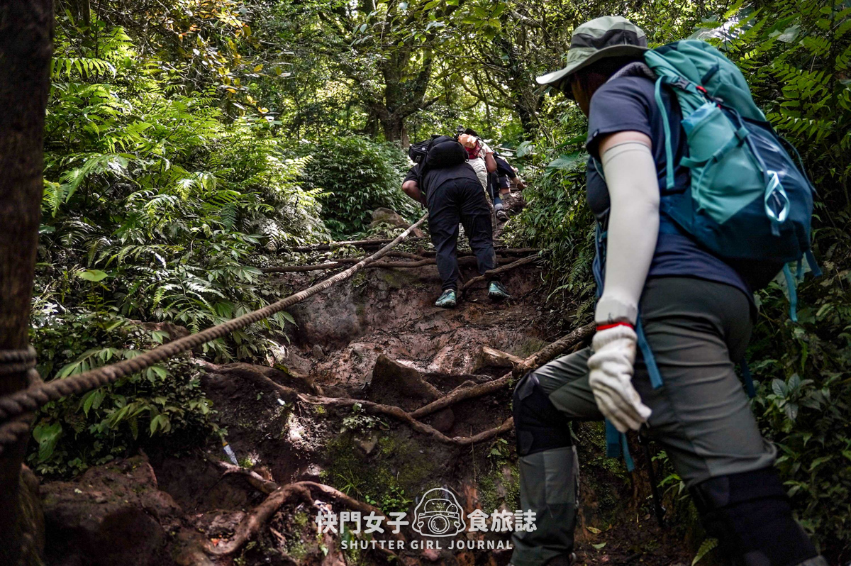 【台北大縱走第二段】挑戰拉繩攀爬大屯山連峰步道 x 欣賞竹子湖繡球花海