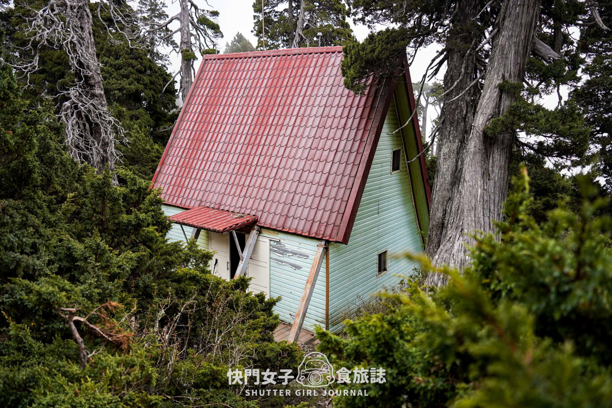 【雪山北峰】雪北單攻 x 穿越黑森林碎石坡 x 欣賞高山杜鵑圈谷 x 可愛夢幻雪北山屋 - 第49張圖 【雪山北峰】雪北單攻 x 穿越黑森林碎石坡 x 欣賞高山杜鵑圈谷 x 可愛夢幻雪北山屋
