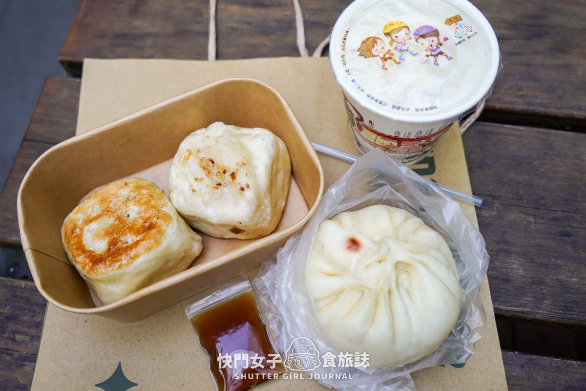 【台北 南港區】傳說水煎包 x 餡料超滿的人氣辣子雞丁煎包 x 鮮肉煎包 x 只販售早上的梅干扣肉包 - 第13張圖 【台北 南港區】傳說水煎包 x 餡料超滿的人氣辣子雞丁煎包 x 鮮肉煎包 x 只販售早上的梅干扣肉包