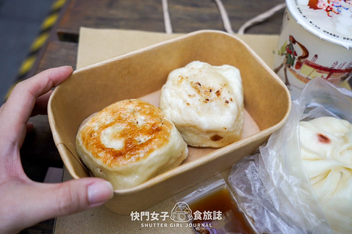 【台北 南港區】傳說水煎包 x 餡料超滿的人氣辣子雞丁煎包 x 鮮肉煎包 x 只販售早上的梅干扣肉包 - 第15張圖 【台北 南港區】傳說水煎包 x 餡料超滿的人氣辣子雞丁煎包 x 鮮肉煎包 x 只販售早上的梅干扣肉包