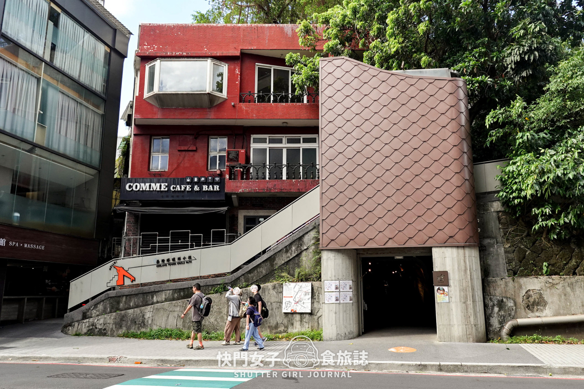 【基隆 中正區】信二防空洞 x 探訪深度22公尺防空洞 x 欣賞基隆風景 - 第2張圖 【基隆 中正區】信二防空洞 x 探訪深度22公尺防空洞 x 欣賞基隆風景