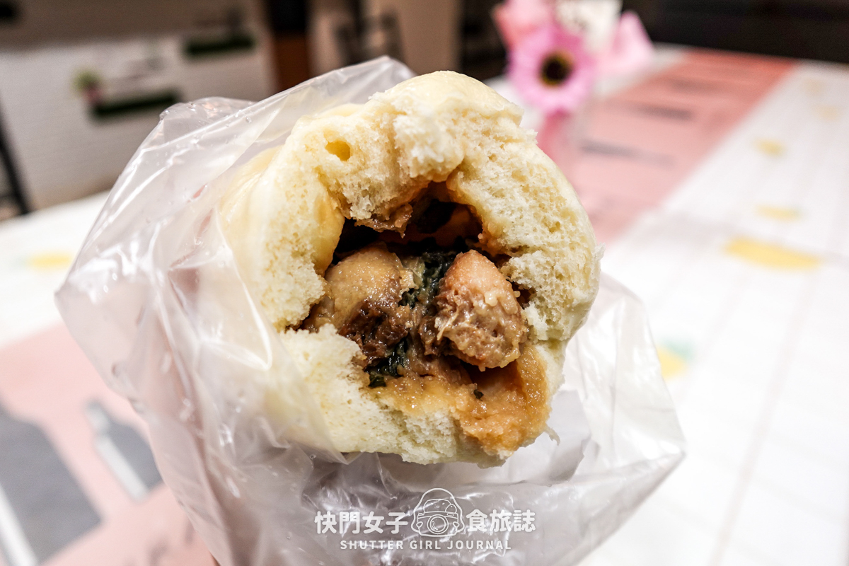 【台北 南港區】傳說水煎包 x 餡料超滿的人氣辣子雞丁煎包 x 鮮肉煎包 x 只販售早上的梅干扣肉包 - 第30張圖 【台北 南港區】傳說水煎包 x 餡料超滿的人氣辣子雞丁煎包 x 鮮肉煎包 x 只販售早上的梅干扣肉包