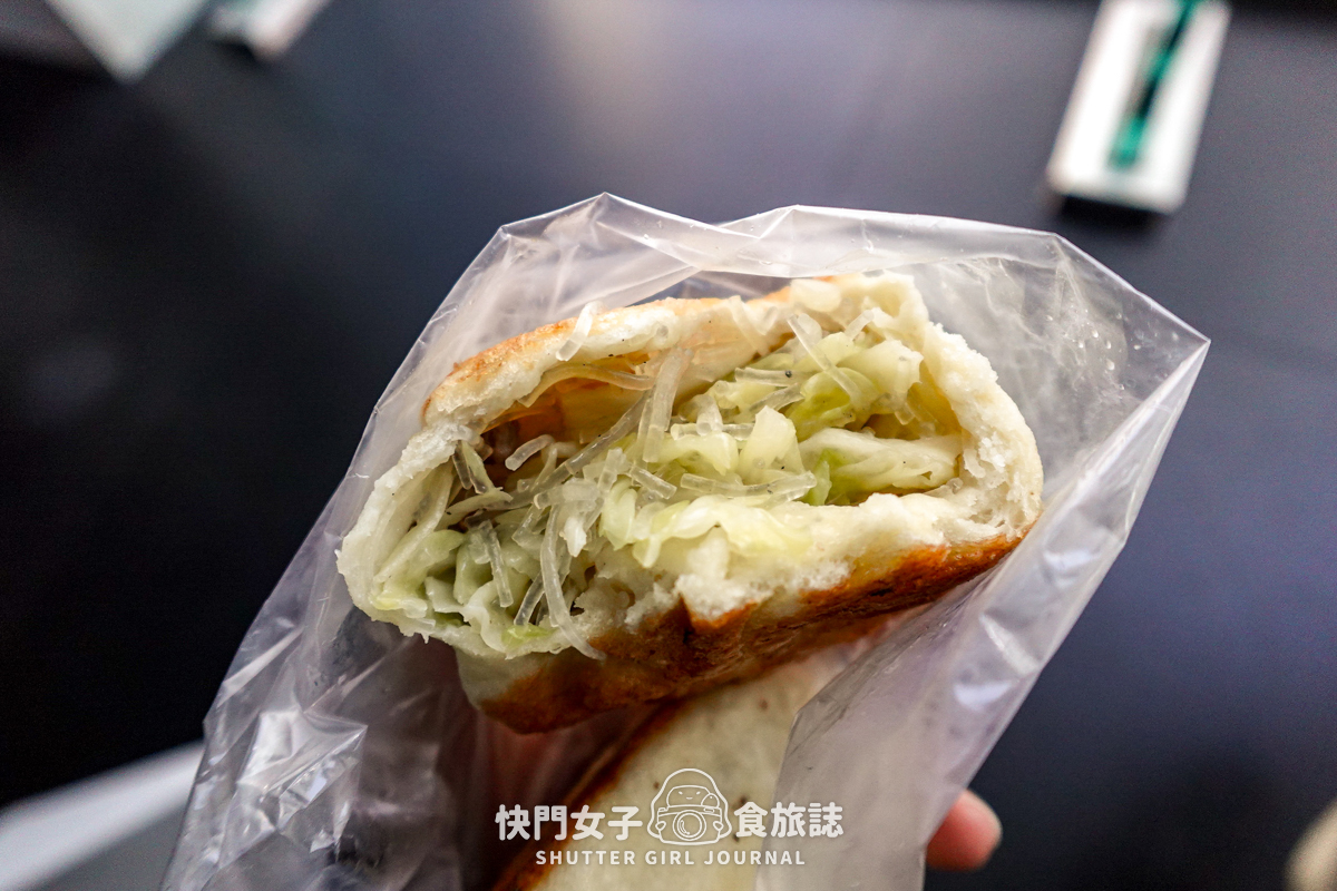 【台北 南港區】傳說水煎包 x 餡料超滿的人氣辣子雞丁煎包 x 鮮肉煎包 x 只販售早上的梅干扣肉包 - 第36張圖 【台北 南港區】傳說水煎包 x 餡料超滿的人氣辣子雞丁煎包 x 鮮肉煎包 x 只販售早上的梅干扣肉包