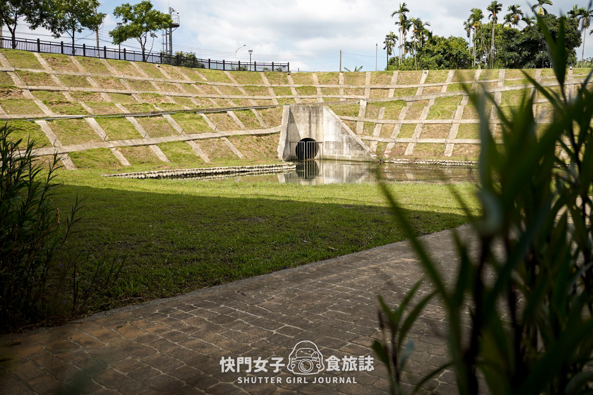 【桃園 桃園區】桃園大樹林滯洪池 x 一窺平常看不到的神秘地下宮殿 - 第38張圖 【桃園 桃園區】桃園大樹林滯洪池 x 一窺平常看不到的神秘地下宮殿