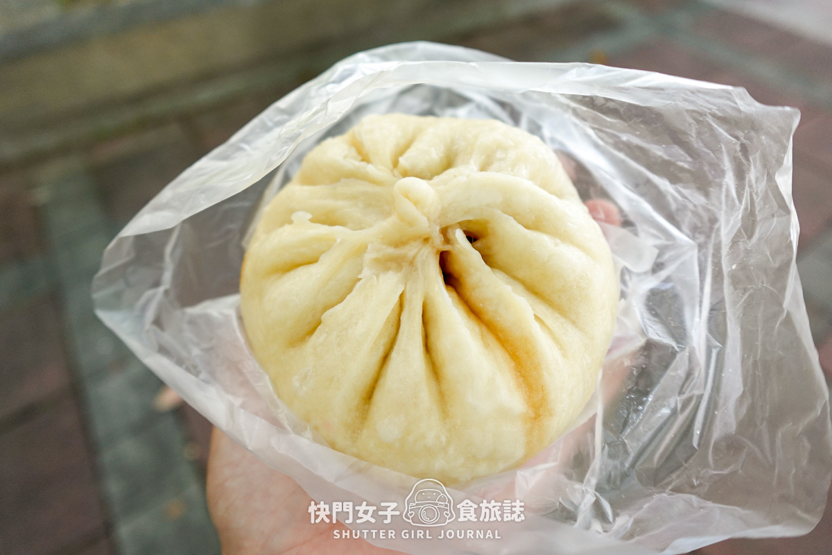 【台北 南港區】傳說水煎包 x 餡料超滿的人氣辣子雞丁煎包 x 鮮肉煎包 x 只販售早上的梅干扣肉包 - 第43張圖 【台北 南港區】傳說水煎包 x 餡料超滿的人氣辣子雞丁煎包 x 鮮肉煎包 x 只販售早上的梅干扣肉包