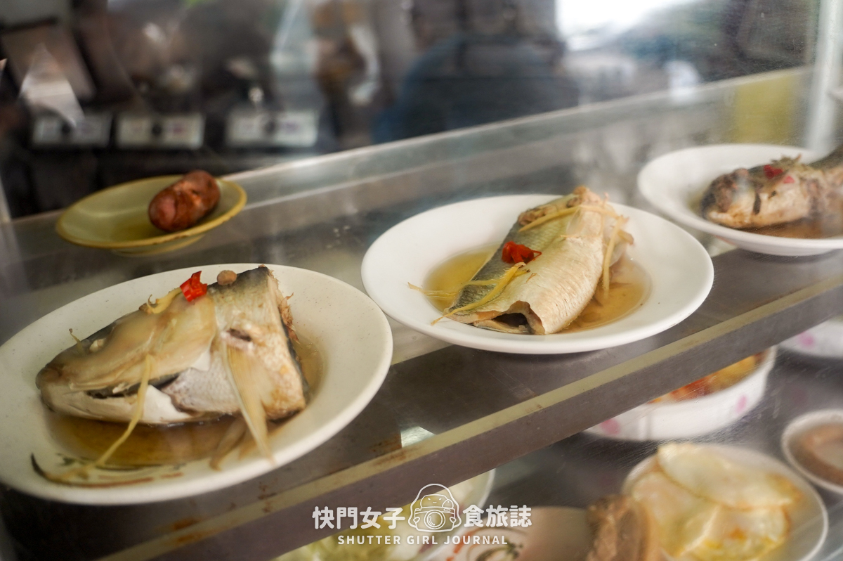 【台南 中西區】阿和肉燥飯 x 肥瘦綜合肉燥飯 x 油條魚肚湯 x 限量魚腸