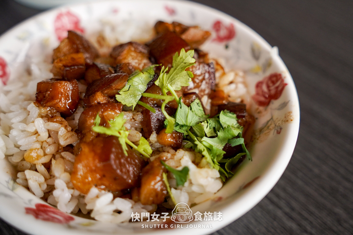 【台南 中西區】阿和肉燥飯 x 肥瘦綜合肉燥飯 x 油條魚肚湯 x 限量魚腸
