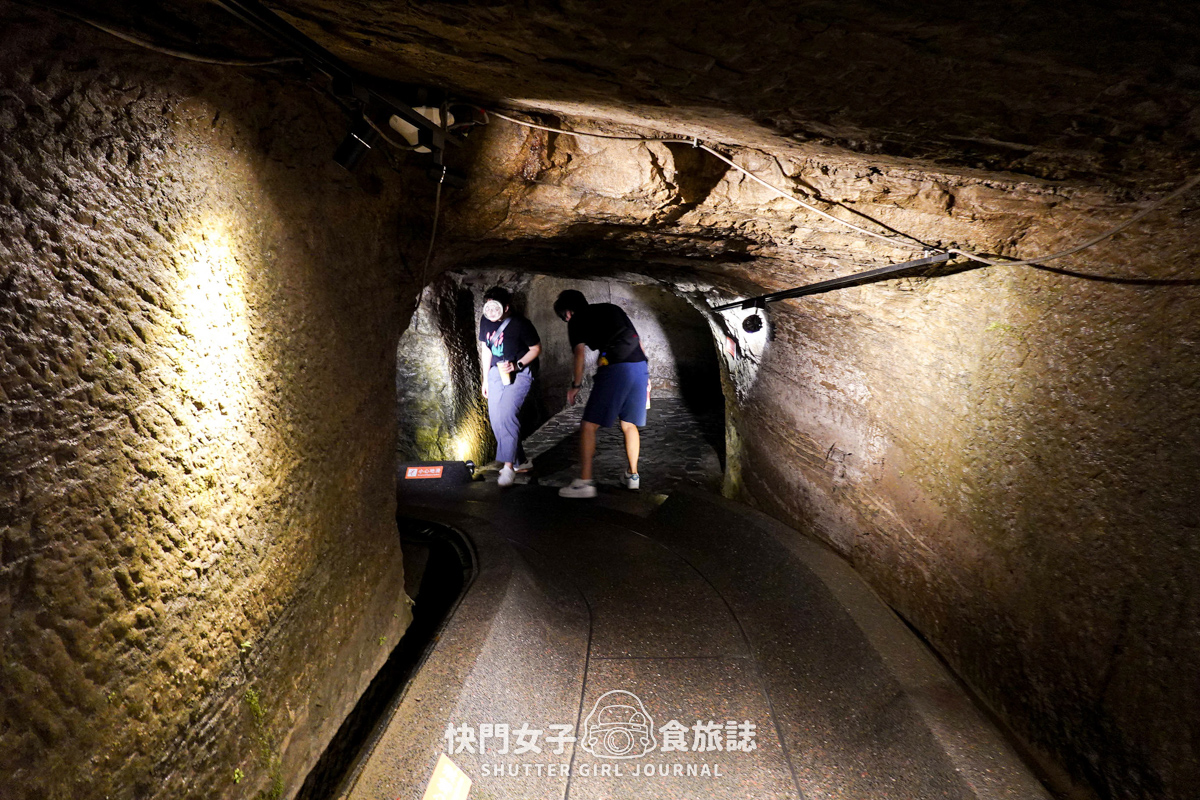 【基隆 中正區】信二防空洞 x 探訪深度22公尺防空洞 x 欣賞基隆風景 - 第10張圖 【基隆 中正區】信二防空洞 x 探訪深度22公尺防空洞 x 欣賞基隆風景